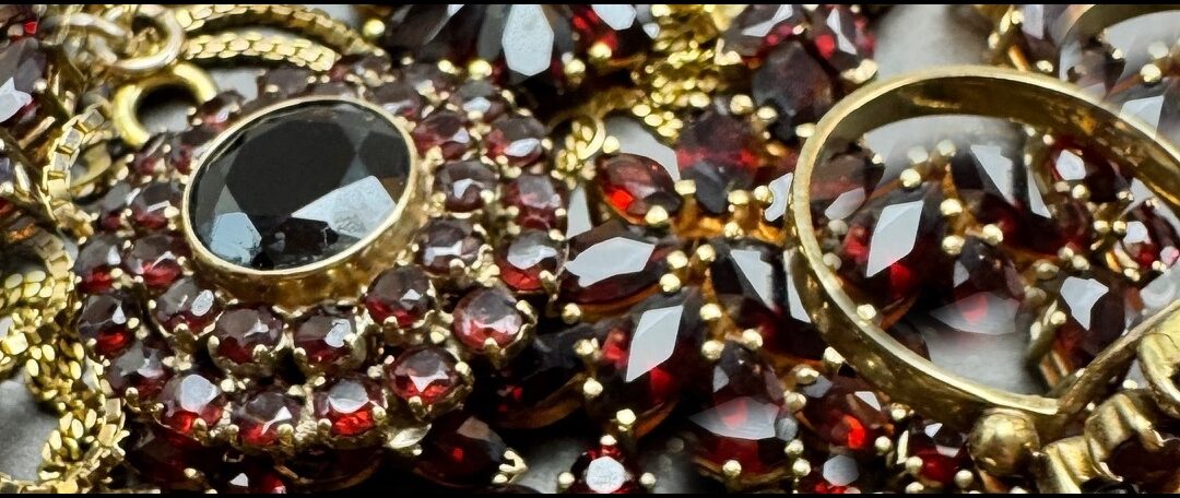 Granatschmuck – Herkunft, Materialien und Wert